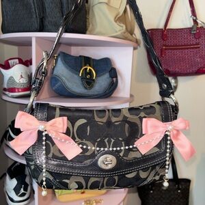 🩷 Sold on instagram@ kennaaasclosett🩷